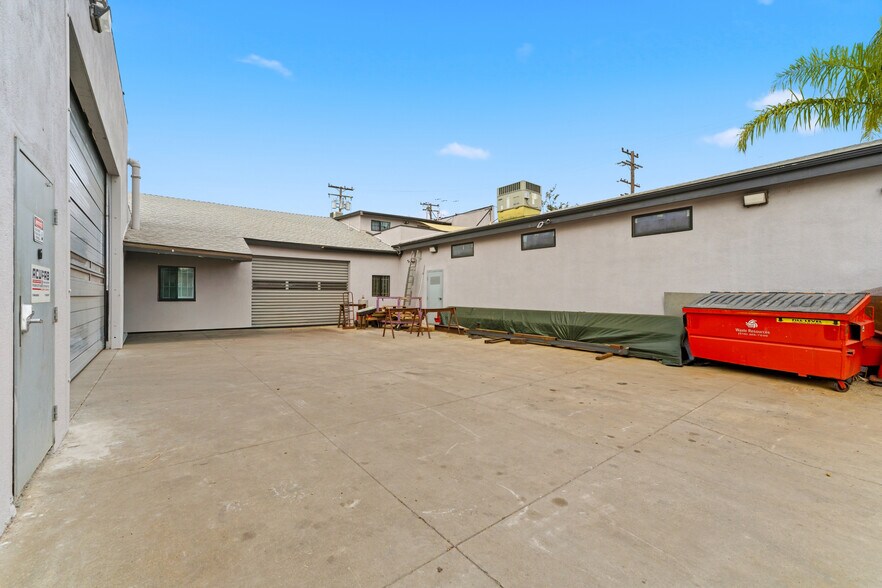 More Photos Of 1744 W 166th St, Gardena Manufacturing For Sale