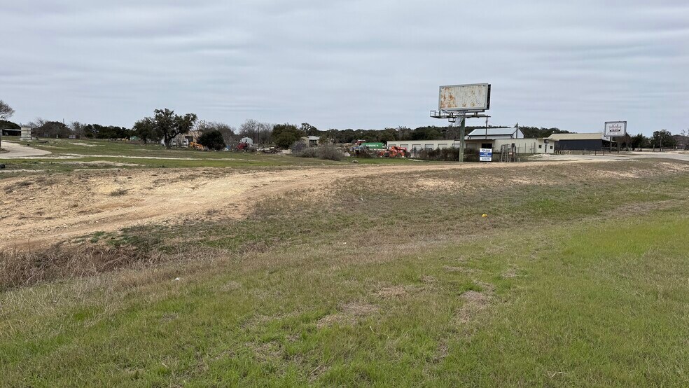 More Photos Of 4077 Highway 16 S, Bandera Land For Lease