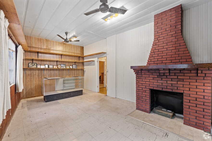 More Photos Of 15 SE Seminole St, Stuart Multifamily For Sale