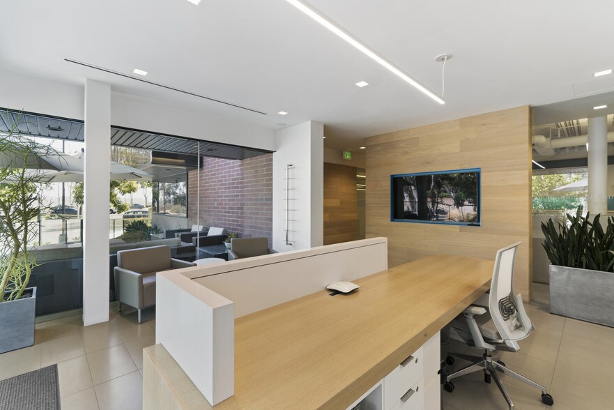 More Photos Of 2220 N University Dr, Newport Beach Office For Lease