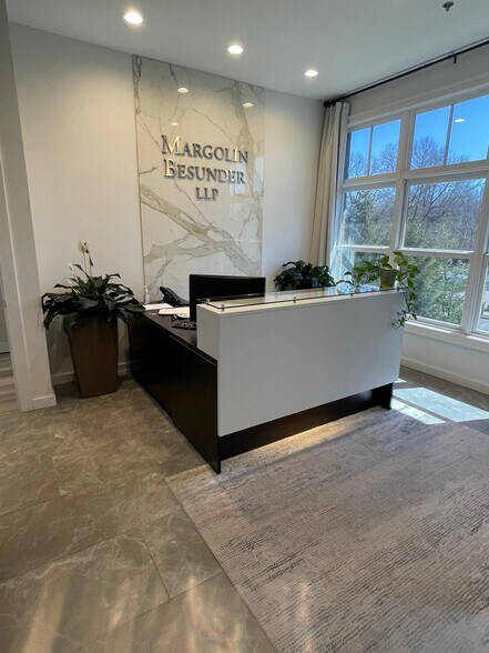 More Photos Of 3750 Express Dr S, Islandia Office For Lease