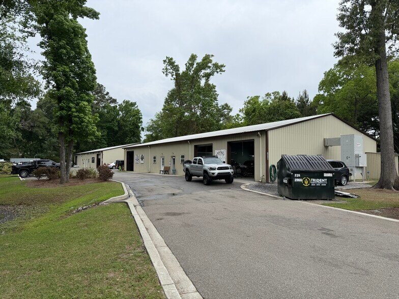 More Photos Of 1949 Dulsey Rd, Charleston Light Distribution For Lease