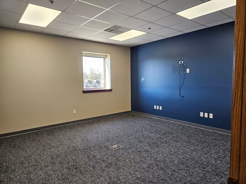 More Photos Of 6200 State St, Saginaw Office For Lease