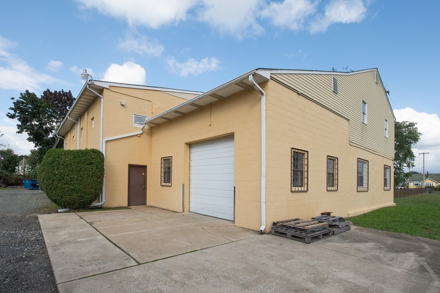 More Photos Of 603 Blue Bell Rd, Williamstown Warehouse For Lease