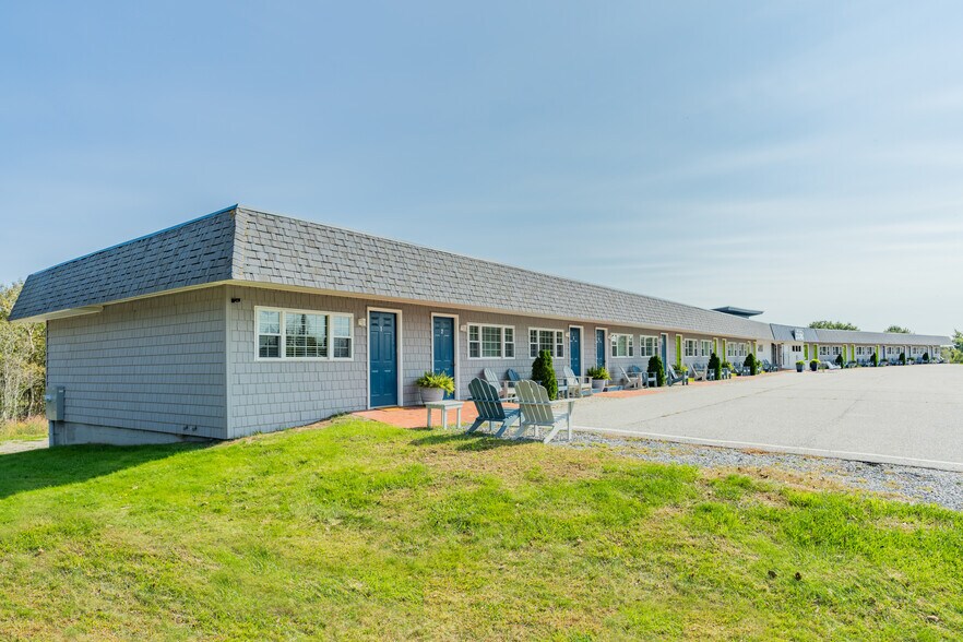 More Photos Of 2041 Harpswell Islands Rd, Bailey Island Hotel For Sale
