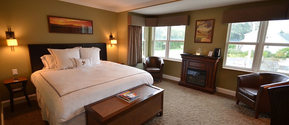 More Photos Of 5133 S Lake Dr, Cudahy Hospitality For Sale