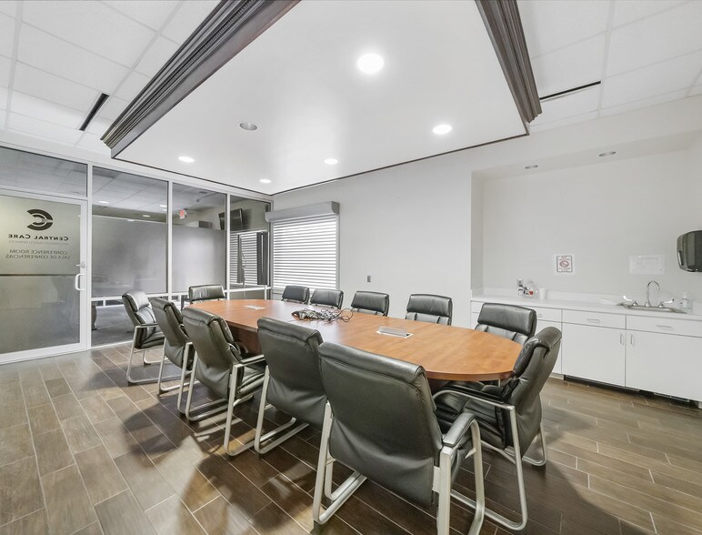 More Photos Of 8610 Martin Luther King Jr Blvd, Houston Medical For Sale