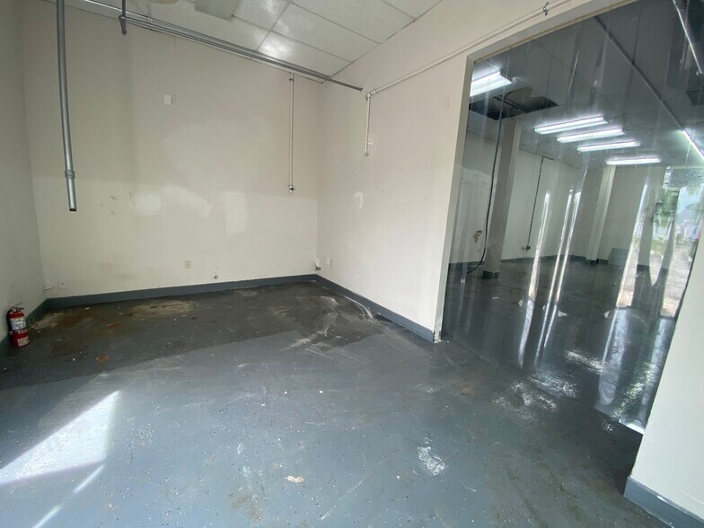 More Photos Of 215-235 S 21st Ave, Hollywood Office For Lease