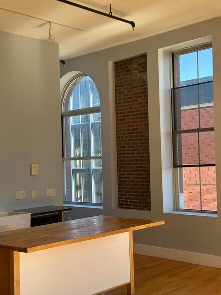 More Photos Of 155 Middlesex St, Lowell Storefront Retail Office For Sale