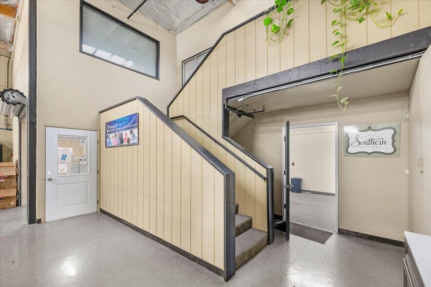 More Photos Of 5750 E Shields #102 ave, Fresno Industrial For Sale