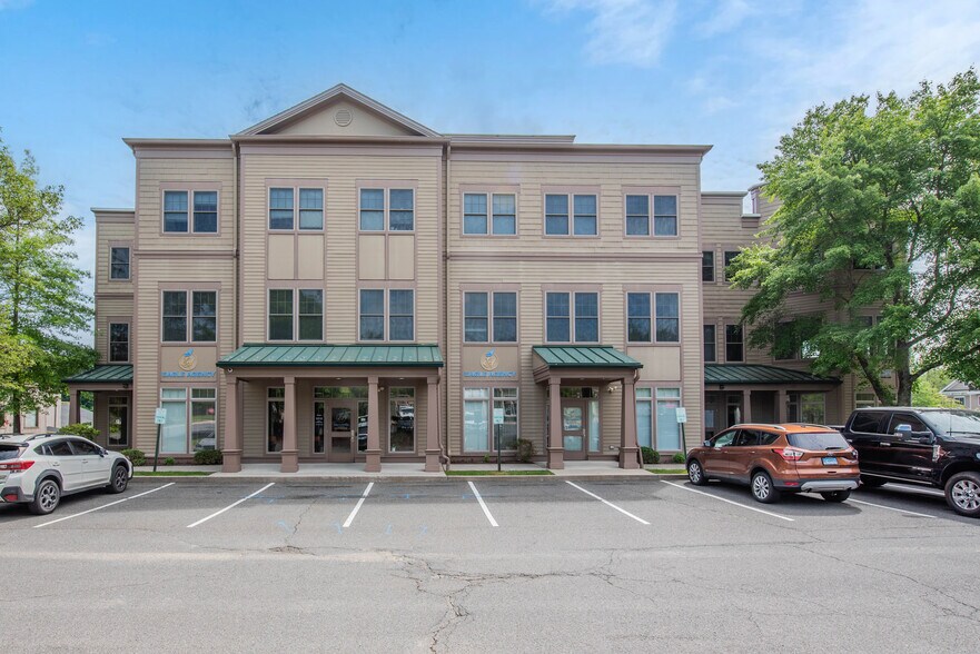 More Photos Of 464 Heritage Rd, Southbury Medical For Lease