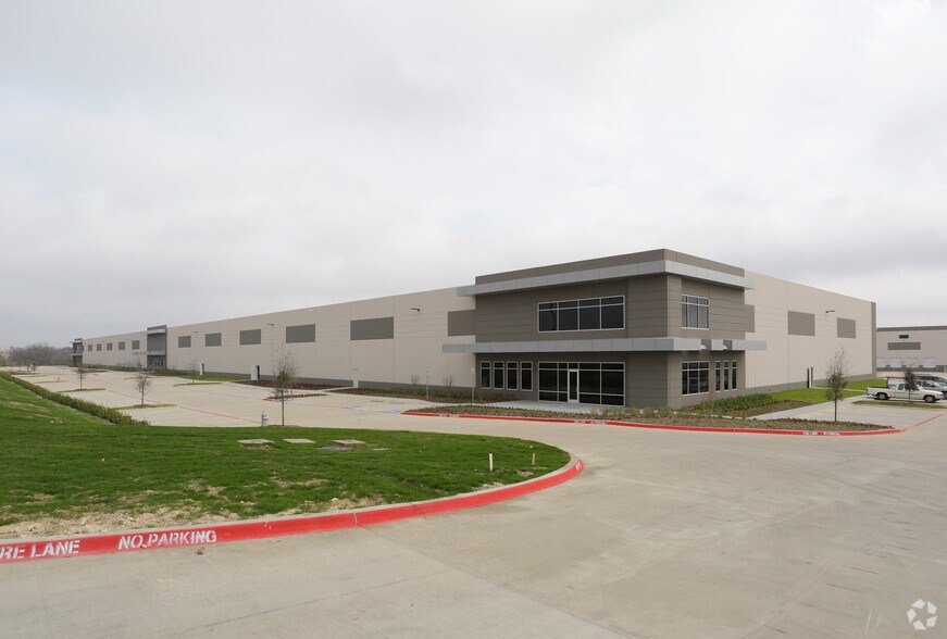 Primary Photo Of 3900 N Dallas Ave, Lancaster Distribution For Lease