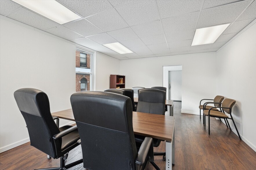 More Photos Of 2404 Saw Mill Run Blvd, Pittsburgh Storefront For Sale