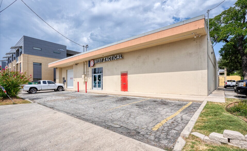 More Photos Of 701 S Frio St, San Antonio Warehouse For Lease