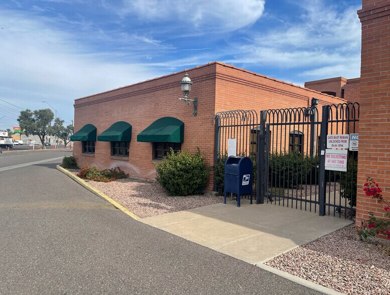 More Photos Of 2701 N 16th St, Phoenix Medical For Sale