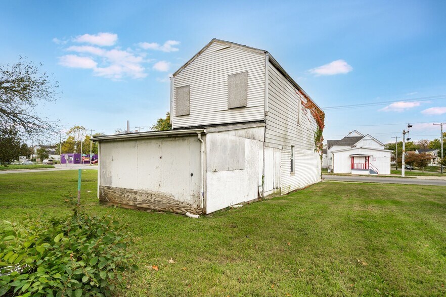 More Photos Of 1039 Dixie Hwy, Louisville Flex For Sale