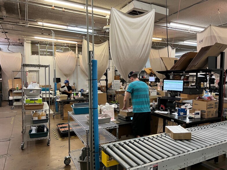 More Photos Of 1805 E McDowell Rd, Phoenix Distribution For Lease