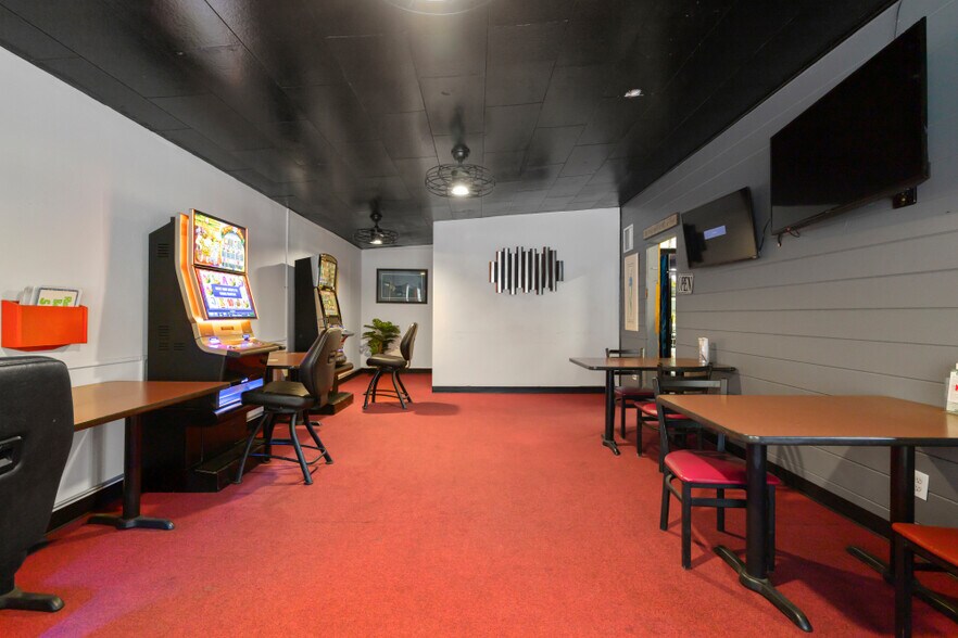 More Photos Of 1414 Oregon Ave, Klamath Falls Office For Sale