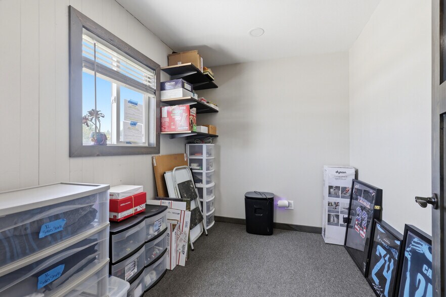 More Photos Of 11700 Sturgis Rd, Summerset Warehouse For Sale