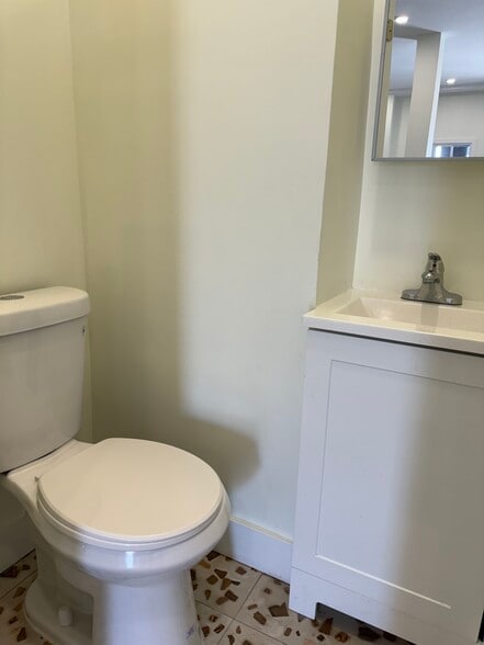 More Photos Of 530 West Side Ave, Jersey City Storefront Retail Residential For Lease