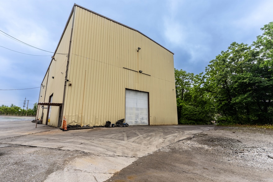 More Photos Of 5420 E 10th St, Kansas City Industrial For Sale