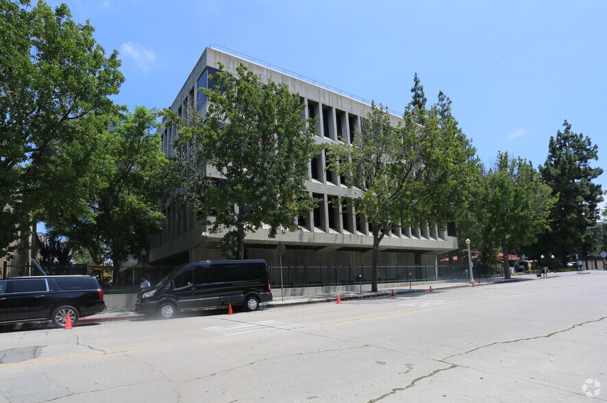 More Photos Of 4024 Radford Ave, Studio City Movie Radio TVStudio For Lease