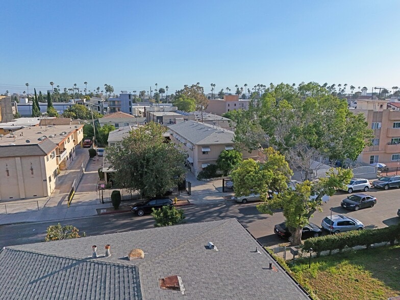 More Photos Of 5836 Lexington Ave, Los Angeles Apartments For Sale