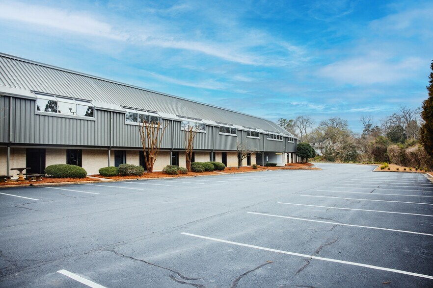 More Photos Of 5200 Park Rd, Charlotte Office For Lease
