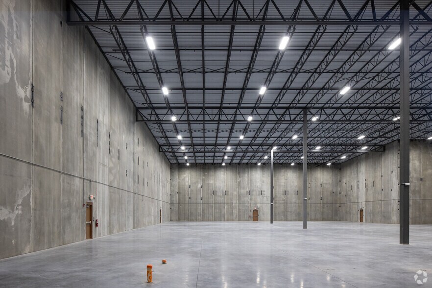 More Photos Of 45 Jiffy Rd, Somerset Warehouse For Lease