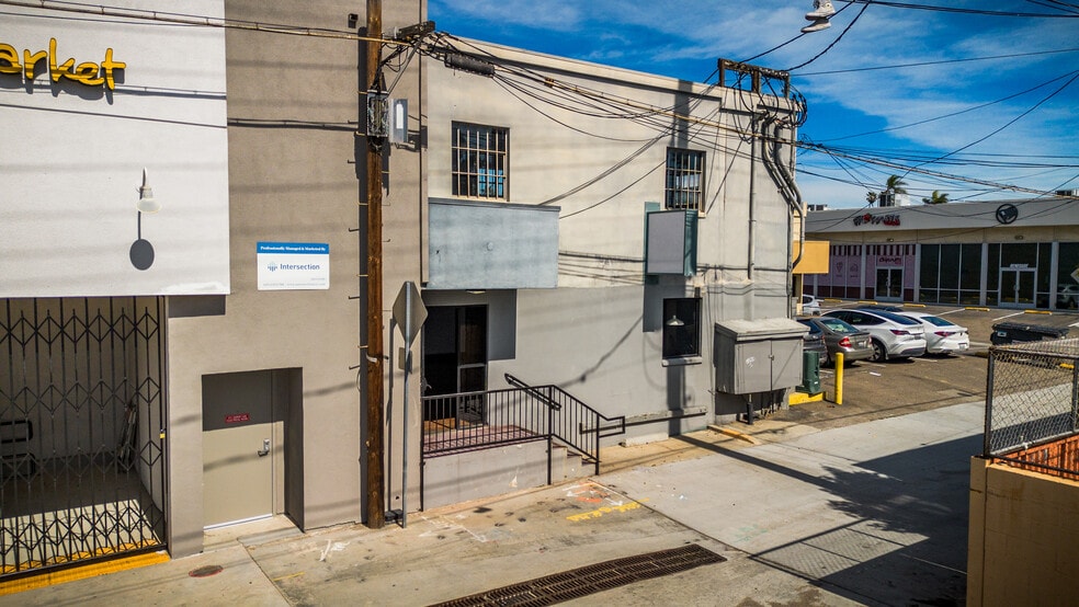 More Photos Of 1221-1231 Garnet Ave, San Diego Storefront For Lease