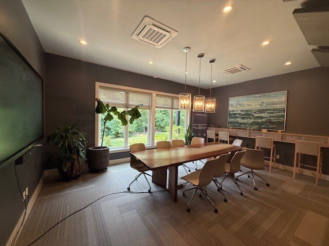 More Photos Of 109 Bryan Woods Rd, Savannah Office Residential For Lease