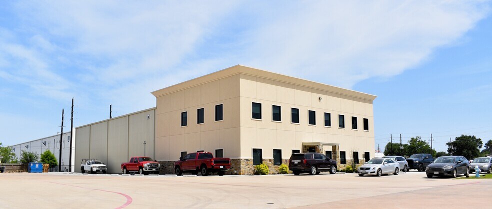 More Photos Of 12014 Windfern Rd, Houston Flex For Lease