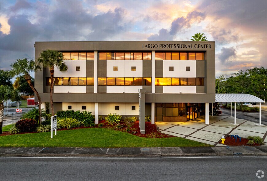 More Photos Of 11200 Seminole Blvd, Largo Medical For Lease