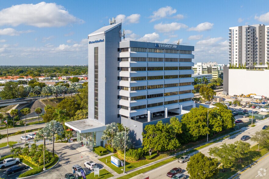 More Photos Of 9700 S Dixie Hwy, Miami Office For Lease