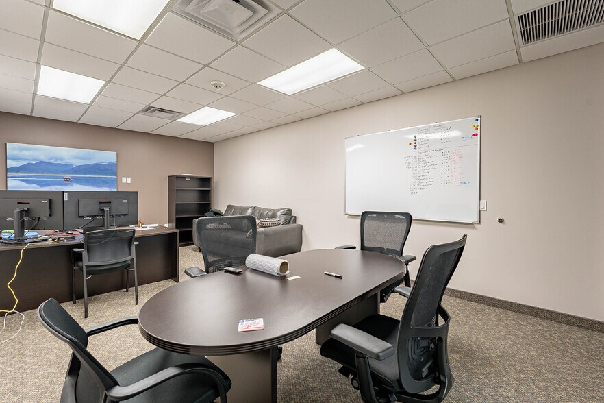 More Photos Of 7310 N 16th St, Phoenix Office For Lease