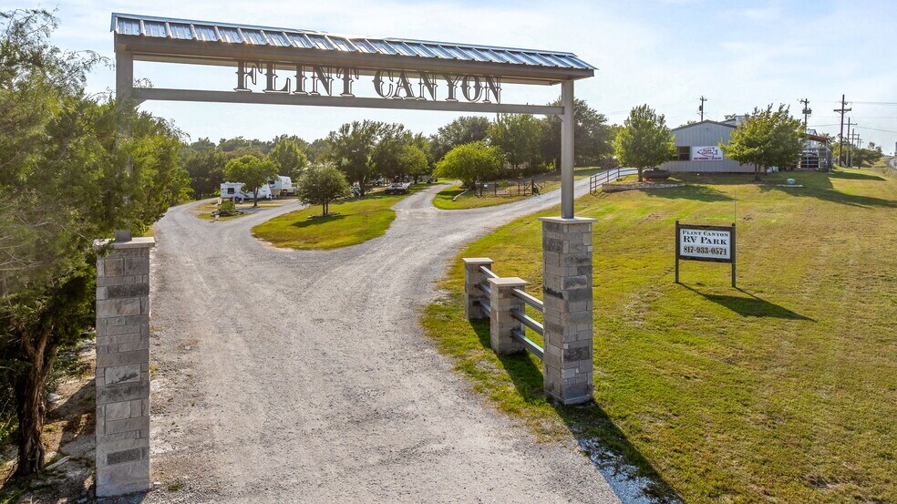 More Photos Of 1321 N FM 56, Glen Rose Specialty For Sale