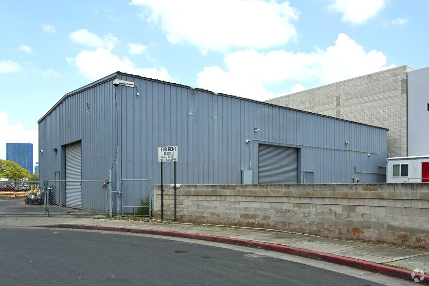 More Photos Of 1006 Mikole St, Honolulu Warehouse For Lease