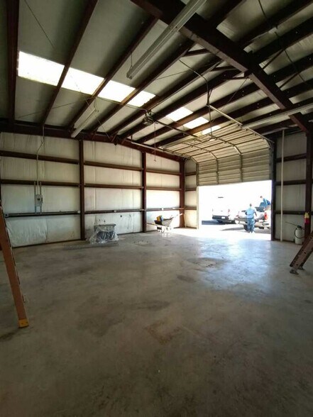 More Photos Of 3410 E Grimes Rd, Harlingen Industrial For Lease