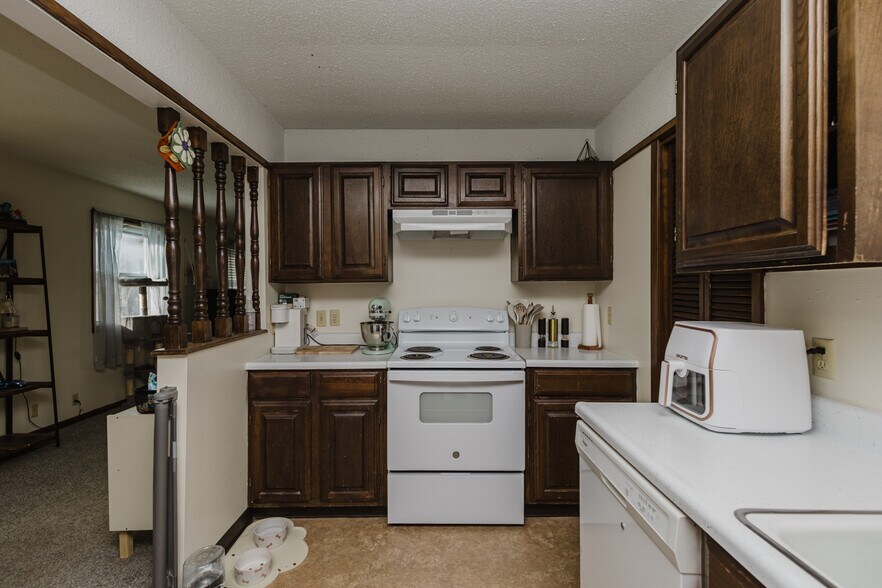 More Photos Of 3102 Sierra Pky, Hutchinson Apartments For Sale