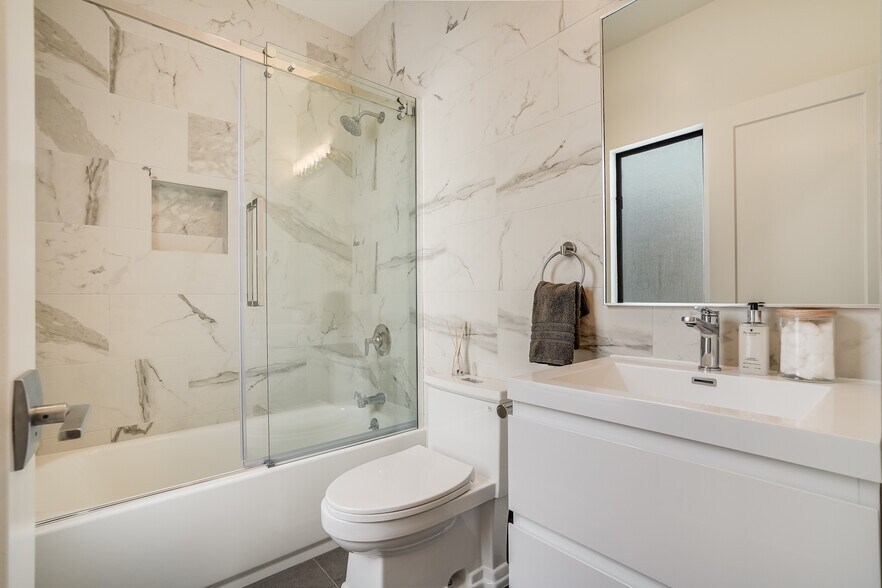 More Photos Of 512-520 Grant Ave, San Francisco Apartments For Sale