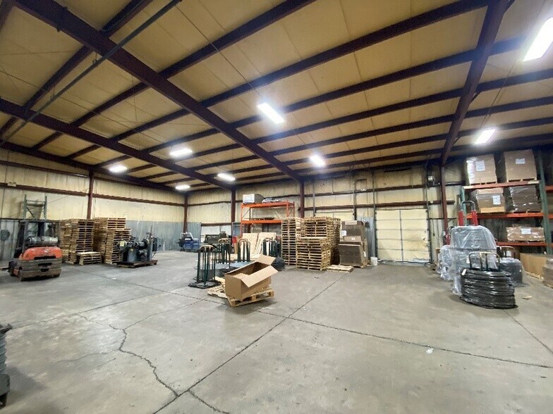 More Photos Of 2302 Spring Ridge Dr, Spring Grove Manufacturing For Sale