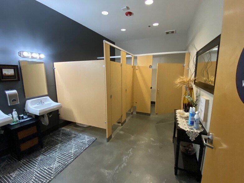 More Photos Of 861 Harold Pl, Chula Vista Research And Development For Sale