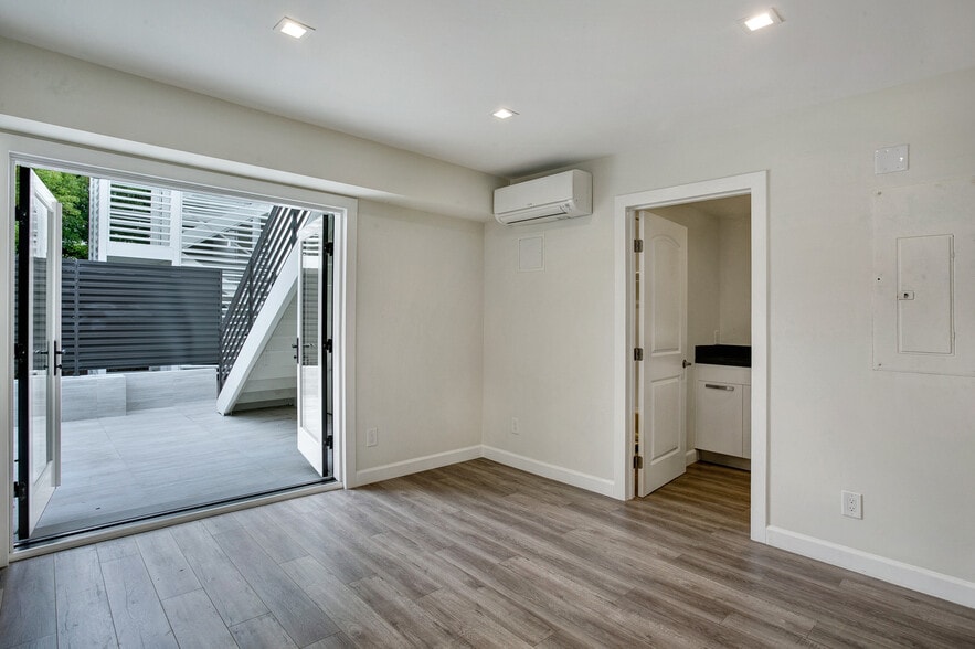 More Photos Of 618 S Coast Hwy, Laguna Beach Apartments For Sale