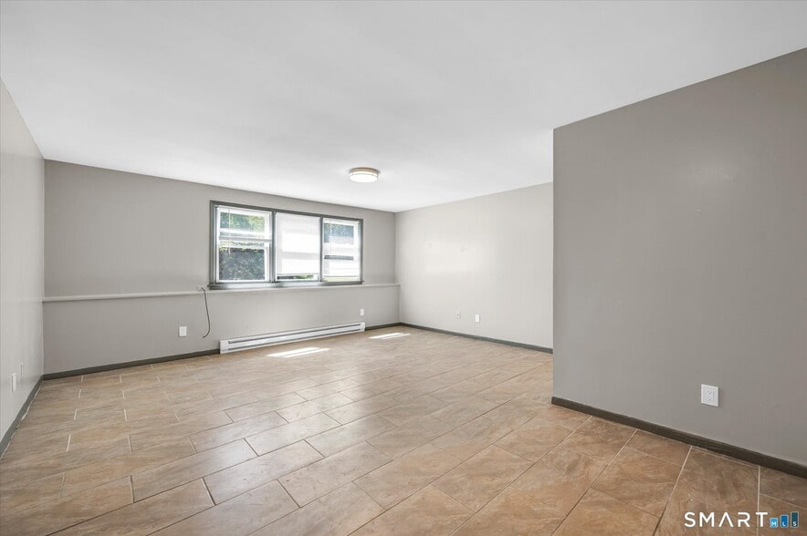 More Photos Of 40 Briarwood Ln, Branford Apartments For Sale