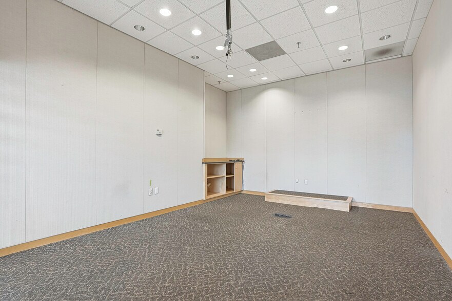 More Photos Of 625 Main St, Fitchburg Office Residential For Lease