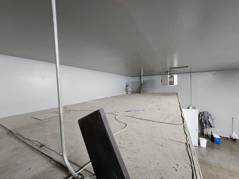 More Photos Of 6570 E 6th St, Prescott Valley Warehouse For Lease