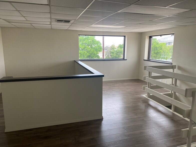 More Photos Of 3000 E Houston St, San Antonio Unknown For Lease