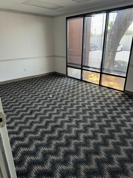 More Photos Of 1950 N Park Pl, Atlanta Office For Sale