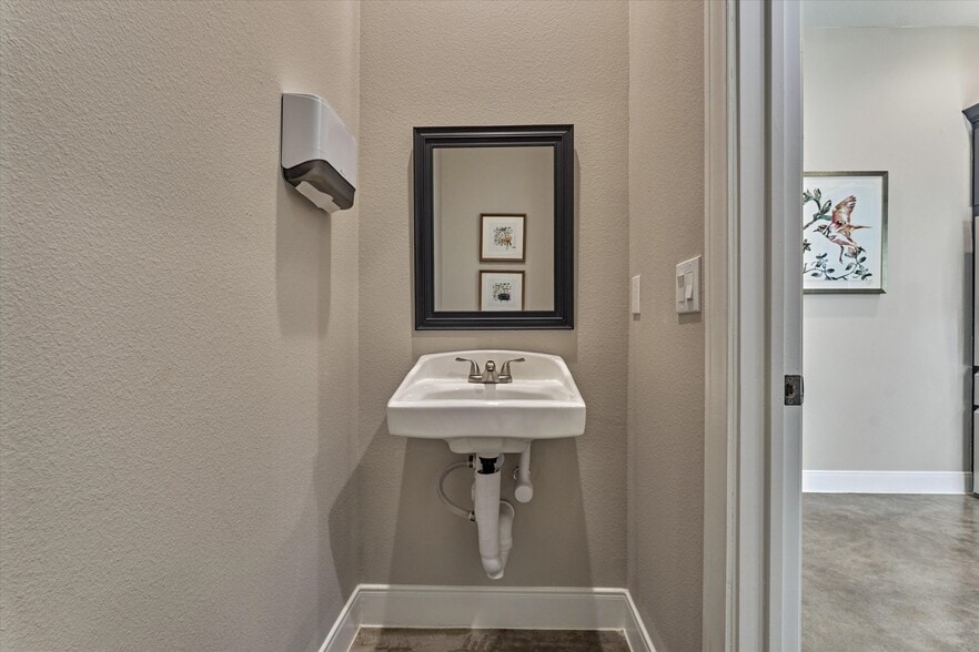 More Photos Of 1902 Longmire Road, Conroe Medical For Lease