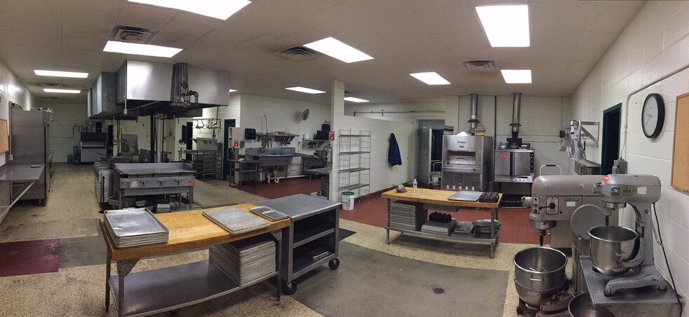 More Photos Of 3000 N Grant Ave, Springfield Schools For Sale